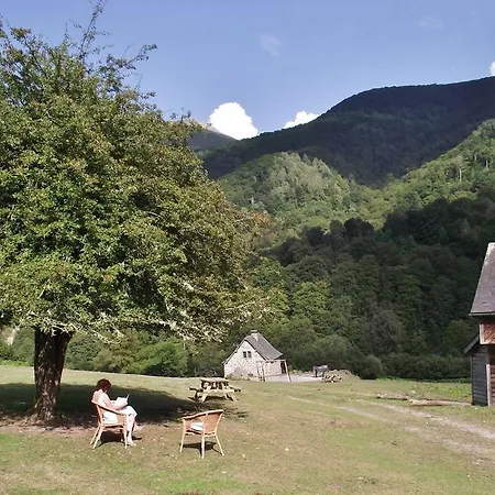 Les Chalets De La Foret D'Issaux Osse-en-Aspe Habitación foto